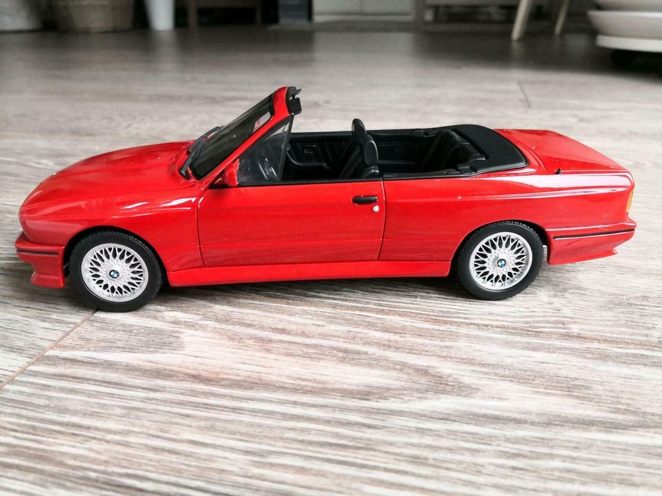 BMW E30 M3 cabrio rot 1:18 Ottomobile ORIGINALVERPACKT! in Wuppertal