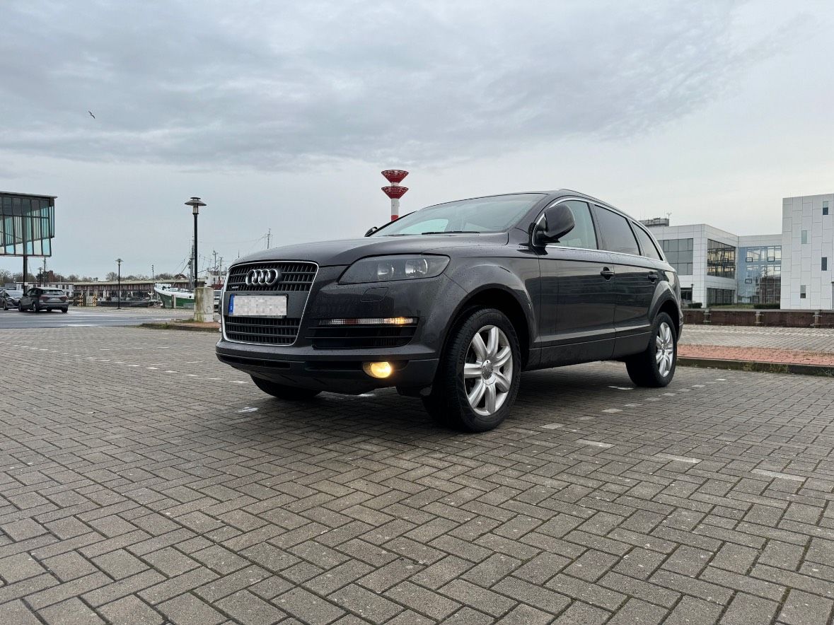 Abbildung des Autos Audi Q7 3.0 TDI Lavagrau…