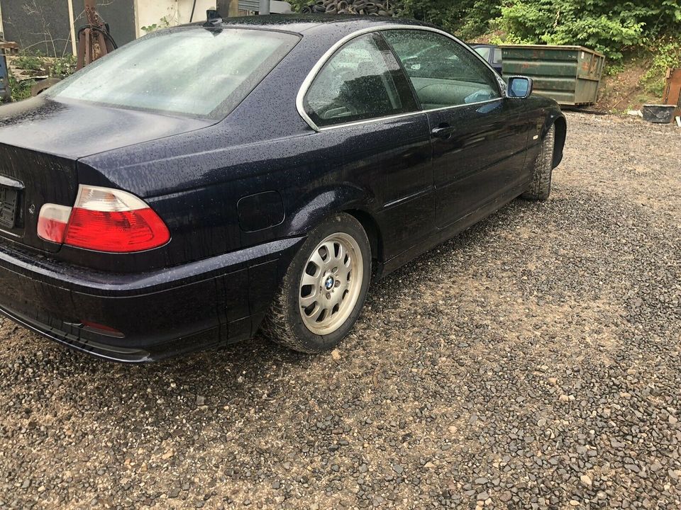 Bmw E46 320i Coupé Orientblau  Schlachtfahrzeug Teilespender in Idar-Oberstein