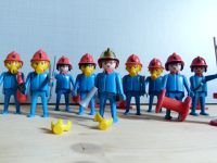 Playmobil 9x Feuerwehrmänner mit Zubehör 70er Jahre Nordrhein-Westfalen - Wermelskirchen Vorschau