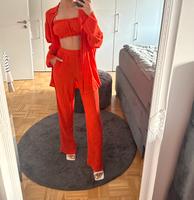 Dreiteiler Plissee Hose Bluse Top Düsseldorf - Benrath Vorschau