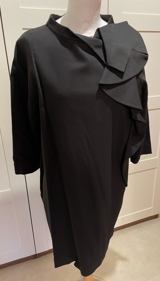 Kleid von COS schwarz Größe 34 in Leonberg