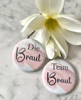 Personalisierte Buttons/Anstecker JGA/Hochzeit/Braut/Bräutigam Niedersachsen - Oldenburg Vorschau