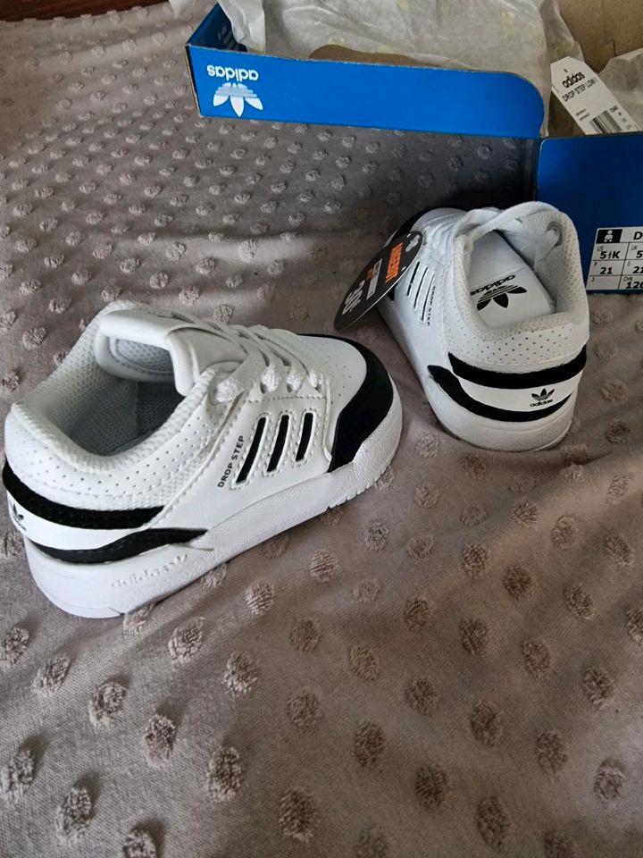 Adidas Sneaker Gr.21 in Bad Ems