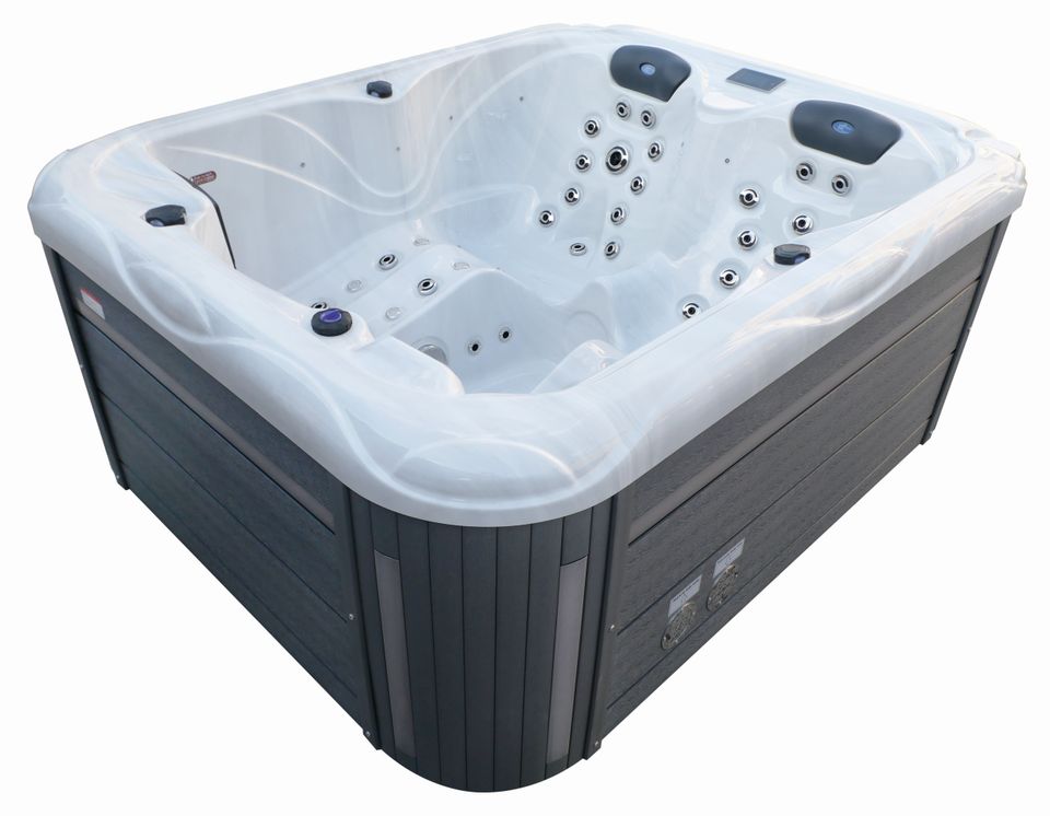 Outdoor Whirlpool Exclusiv "Modell Todtmoos" in Gengenbach