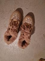 Sneakers mit Fellbesatz. Hessen - Langenselbold Vorschau