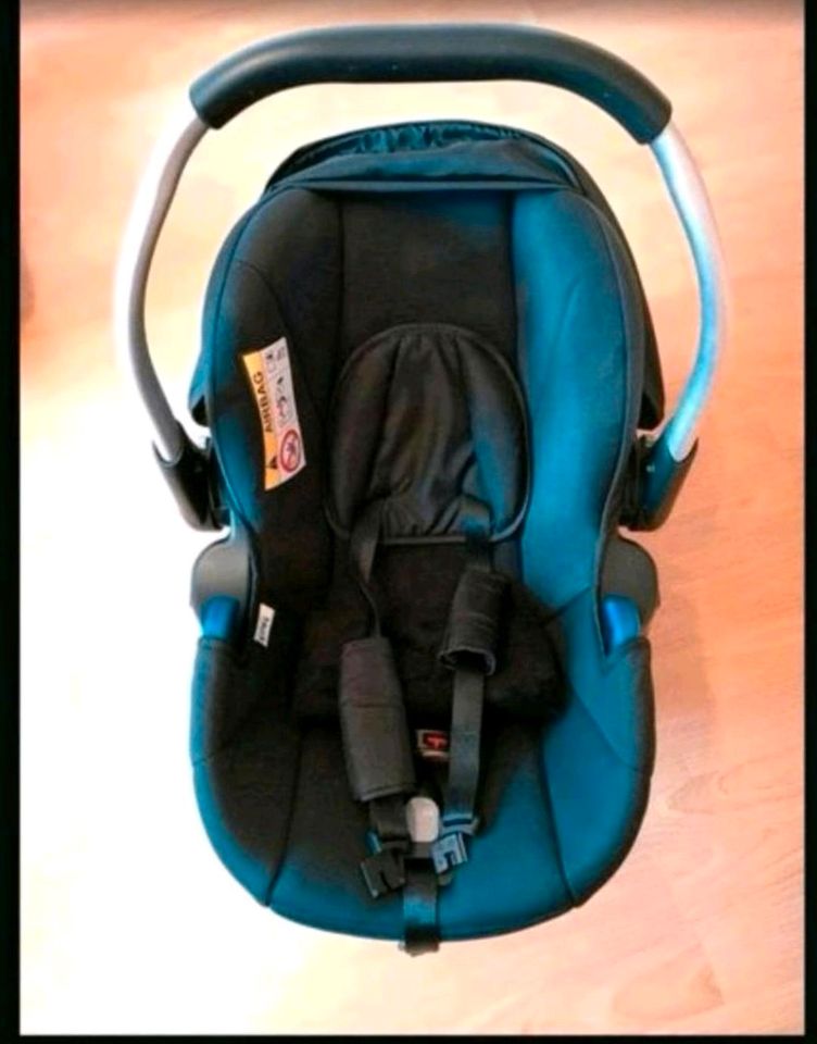 Hauck Babyschale Comfort Fix Isofix Base Kindersitz Maxi Cosi in Winnemark