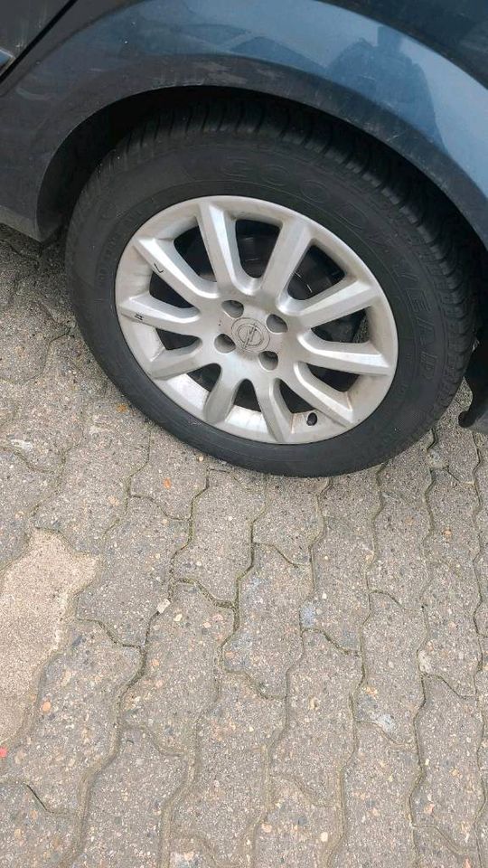 Opel Astra Schräghecklimousine in Edemissen