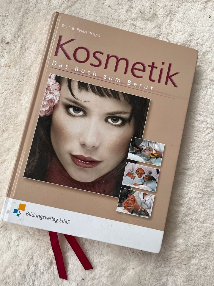 Kosmetikbuch. Kosmetikausbildung in Quedlinburg