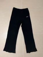 Nike Jogginghose schwarz weites bein strick M Hessen - Hattersheim am Main Vorschau
