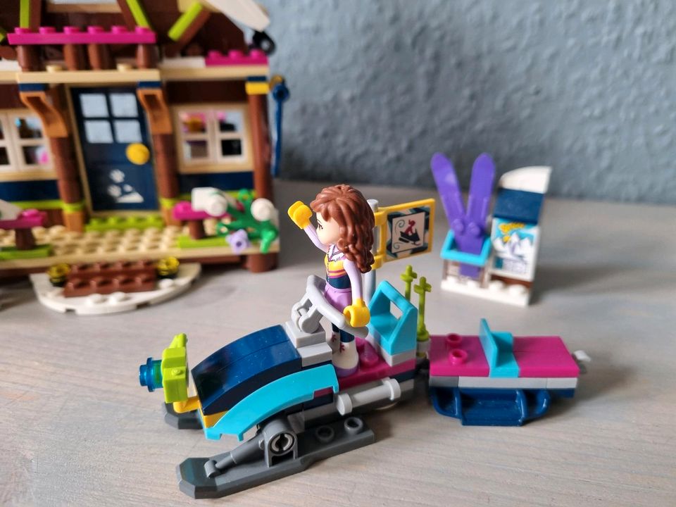Lego friends  Chalet und Eislaufbahn in Beverungen