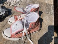 Converse Chucks All Star Gr. 34 rosa/rot weiße Sterne wie NEU Sachsen - Lichtenberg/Erzgebirge Vorschau