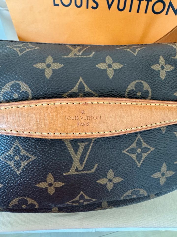 Louis Vuitton Bumbag Monogram in Forst