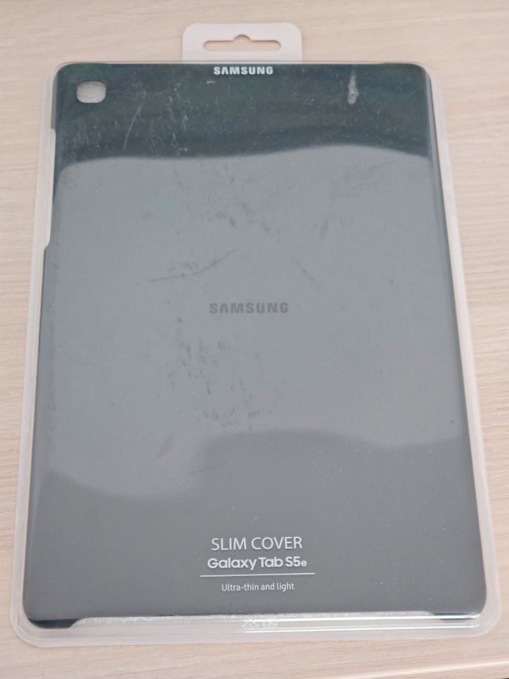 Samsung Galaxy Tab S5e Tablet inkl. Cover & Stand in Düsseldorf