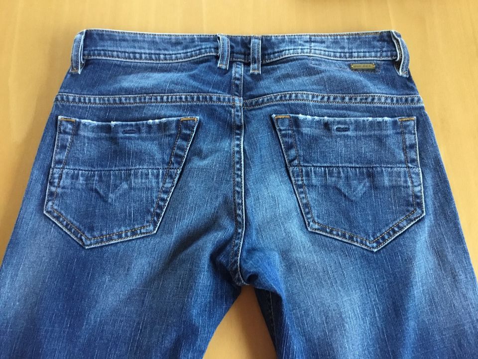 DIESEL Jeans Slim-Skinny W29-L32 neuwertig! Schöne Waschung in Giesen