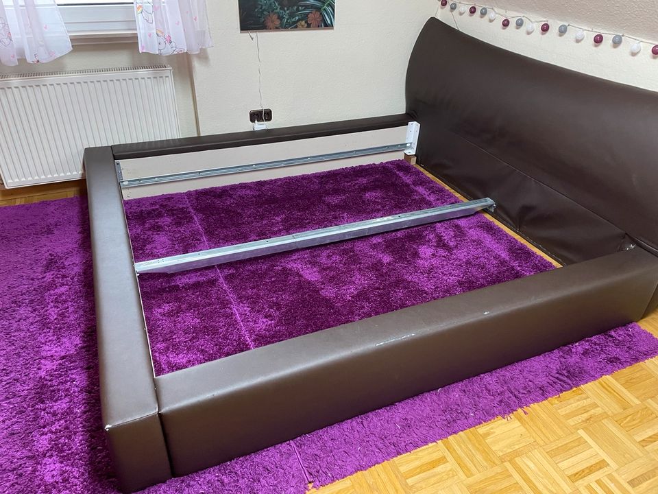 Kunstleder-Bett  180x200cm  ❗️dringend zu verkaufen ❗️ in Biebertal