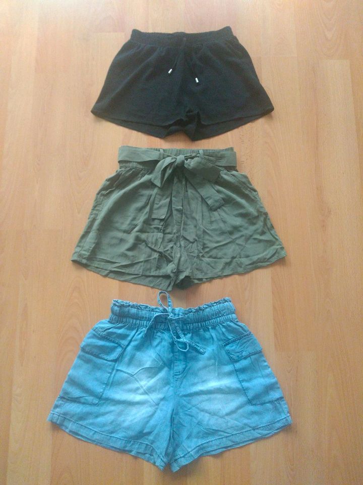 3Tlg.Set Shorts Hose Kurz Schwarz  Blau Khaki Olivgrün Gr.XS NEU! in Villingen-Schwenningen