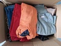 Klamottenpaket Damen XS, Herren L/XL Hilfiger Pullover Flohmarkt Niedersachsen - Horneburg Vorschau