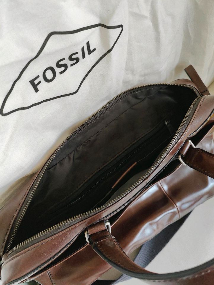 Fossil Herrentasche Defender Leder braun 38.1cm Laptop Tasche in Sachsen -  Oelsnitz / Vogtland | eBay Kleinanzeigen ist jetzt Kleinanzeigen