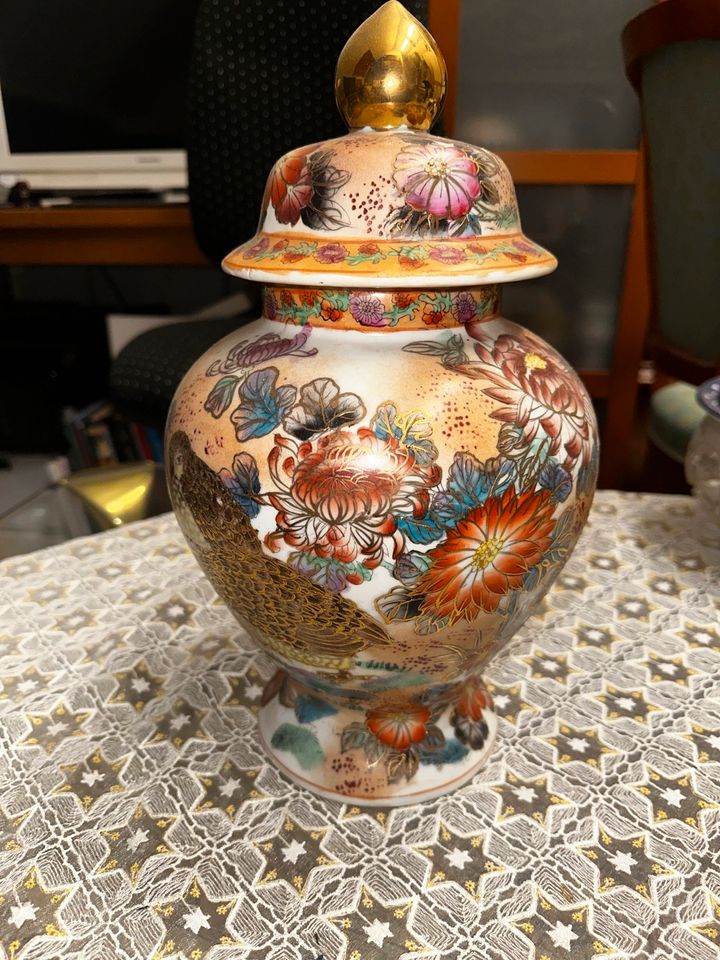 Antike Chinesische Vase in Neuss