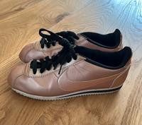 Nike Sneaker Sport low Cortez Rosé Leder 39 40 Hamburg - Harburg Vorschau