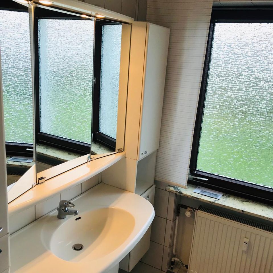 Möblierte EGWohnung mit EBK + Balkon + Garten *** in Häfen
