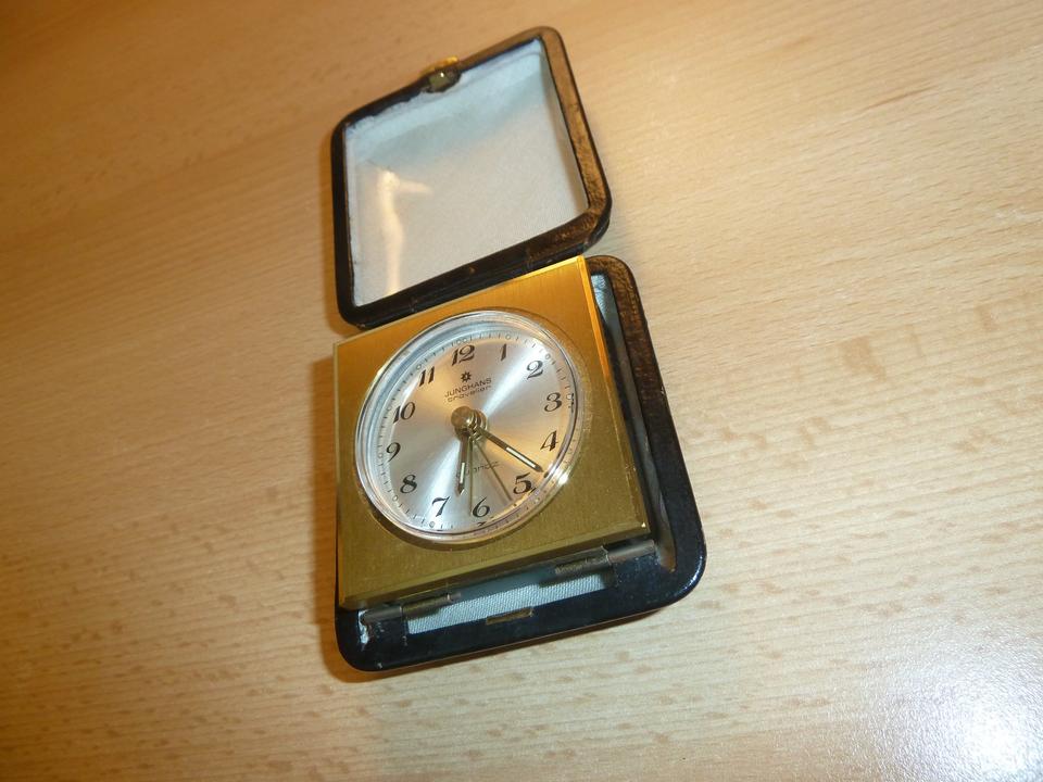 Junghans Reisewecker Traveller Quartz * vintage * Lederetui in Schornsheim