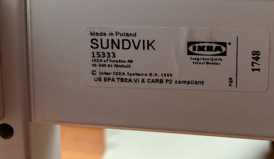 IKEA Sundvik 120cmx60cm inklusive Sichtschutz in Berlin