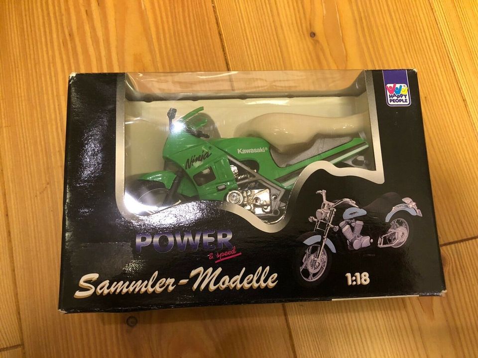 Kawasaki Ninja Modell 1:18 in Ruhla