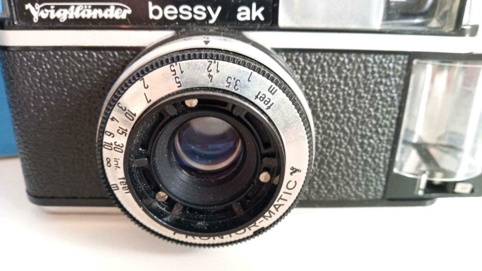 Voigtländer Bessy ak mit Schutzhülle und Originalverpackung in Niederwerrn