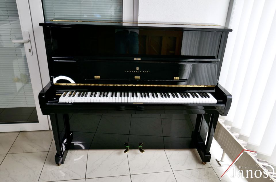 Steinway & Sons Klavier ✱ Modell V-125 ✱ Hamburger Produktion in Berlin