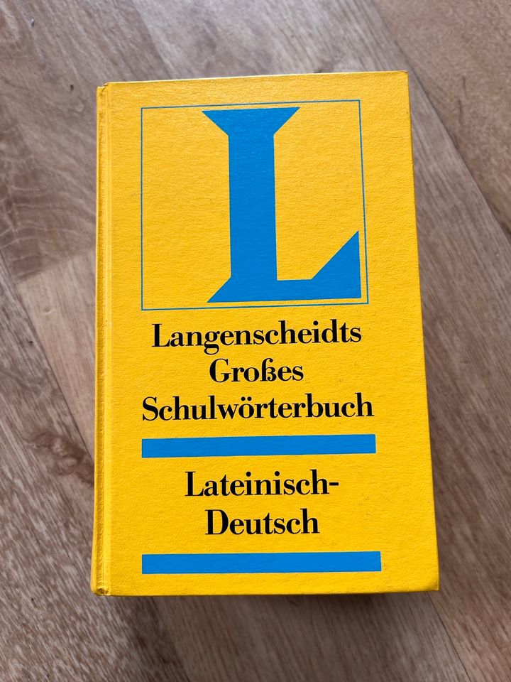 Wörterbuch Lateinisch- Deutsch in Berlin