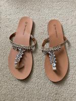 Flip Flops Sandalen Gr 42 Zehentreter neuwertig Nordrhein-Westfalen - Dülmen Vorschau