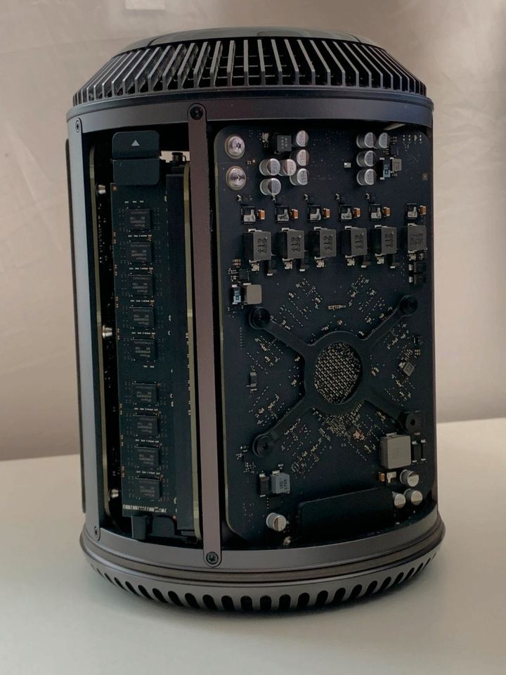 Apple Mac Pro 6.1 | 2016 | E5 6-Core | 1TB | 2x D500 AMD FirePro in Bielefeld