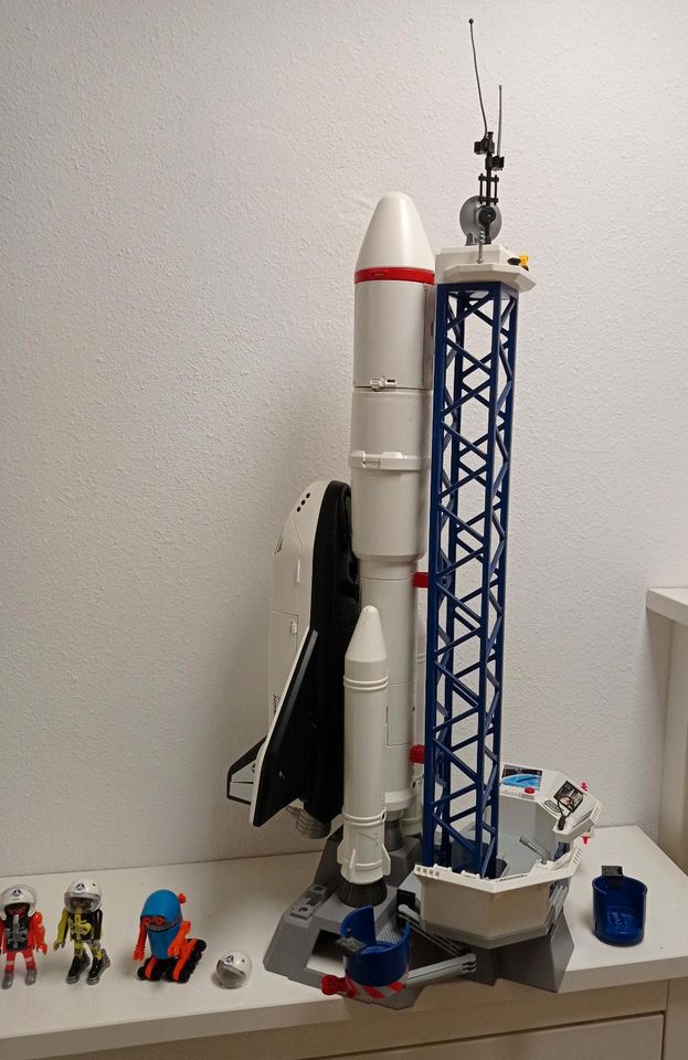 Playmobil Rakete mit Startrampe und Spaceshattle in Backnang