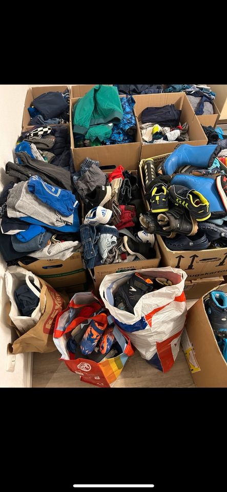 Babykleidung Kinderkleidung Schuhe Schlafsäcke usw… 50-122 in Pfaffenhofen a.d. Ilm