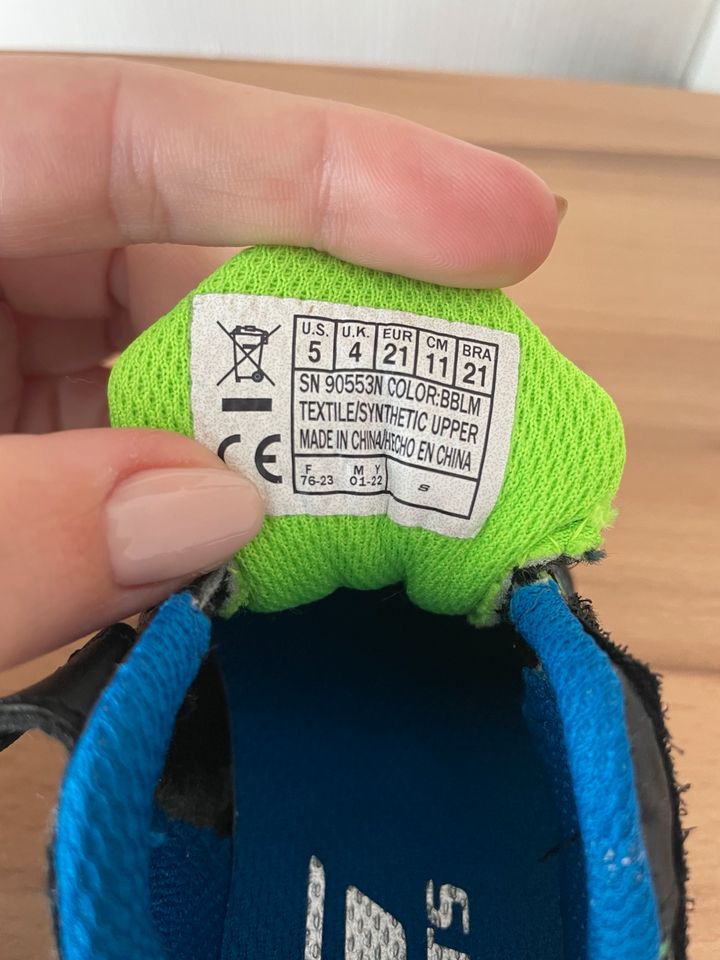 Skechers Kinderschuh Größe 21 in Rodgau