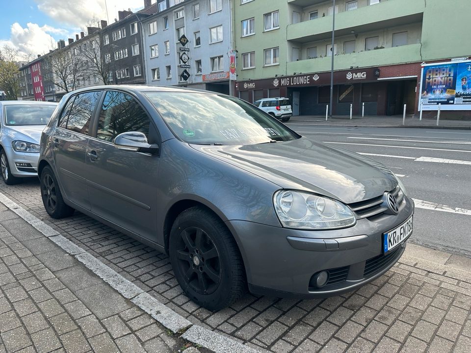 Golf5 1,4Navi Tempo Klima AHK Schalt in Krefeld