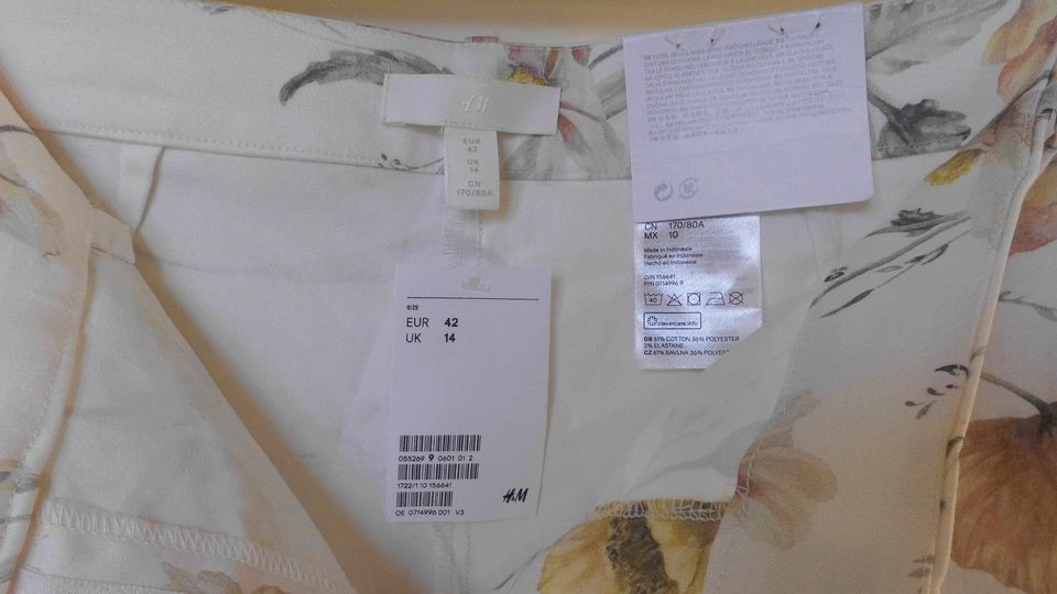 Hose Sommerhose Slacks H&M Gr 42 weiß Blumenmuster in Berlin