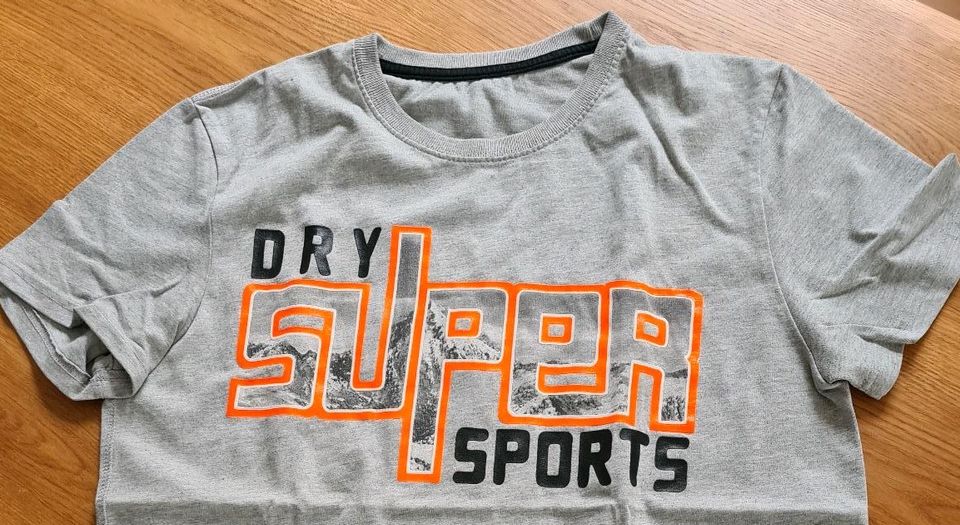 Superdry T-Shirts Konvolut Gr. M-L in Dortmund