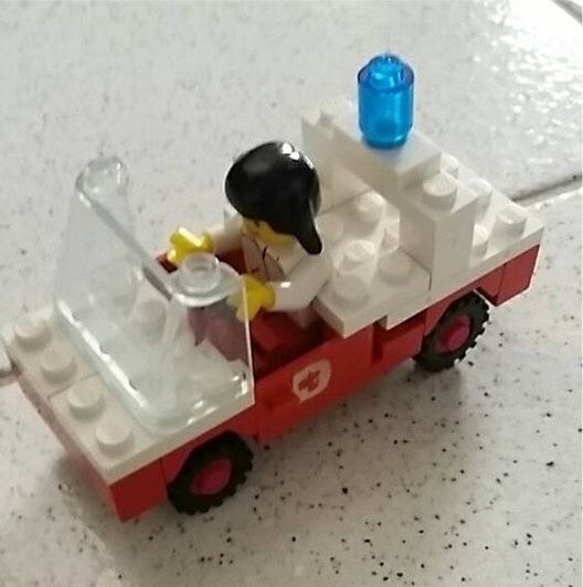 Lego 623 Krankenwagen in Wäschenbeuren