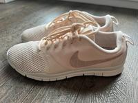 Nike flex Training essential Gr.39 /8 Rose wie neu Sneaker Schleswig-Holstein - Altenholz Vorschau