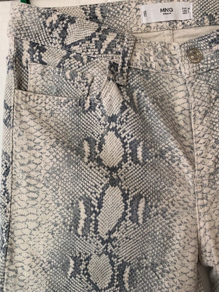 MNG Mango Woman Jeans 7/8 Länge Animalprint Gr. 36 - TOP! in Koblenz