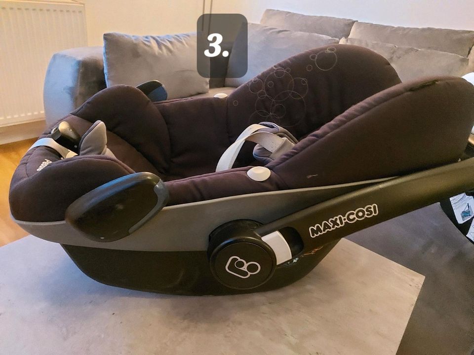 Diverse Babyschale Autositz Kindersitz Maxi Cosi Pebble Römer in Düsseldorf