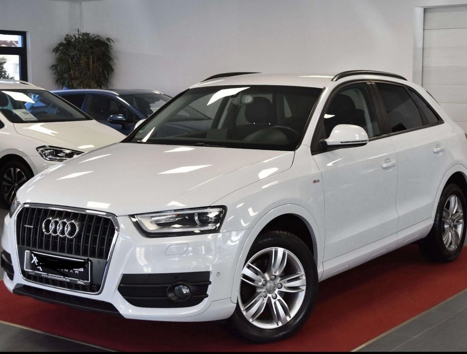 Audi Q3 2.0 TFSI quattro S Line XENON AHK NAVI BLUETO in Lübeck