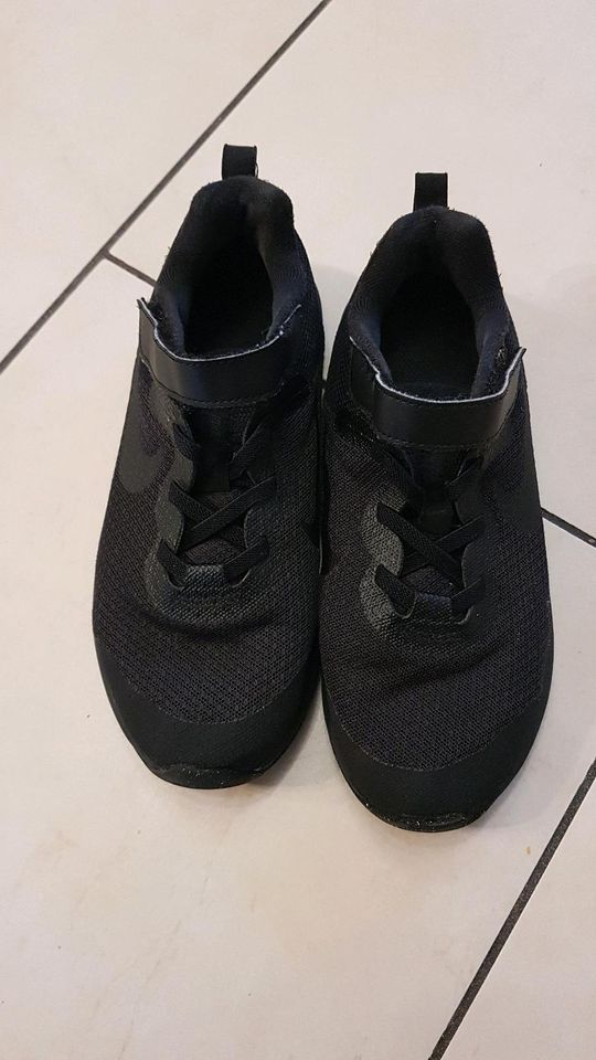 NIKE Turnschuhe, Gr.. 33 in Friesoythe