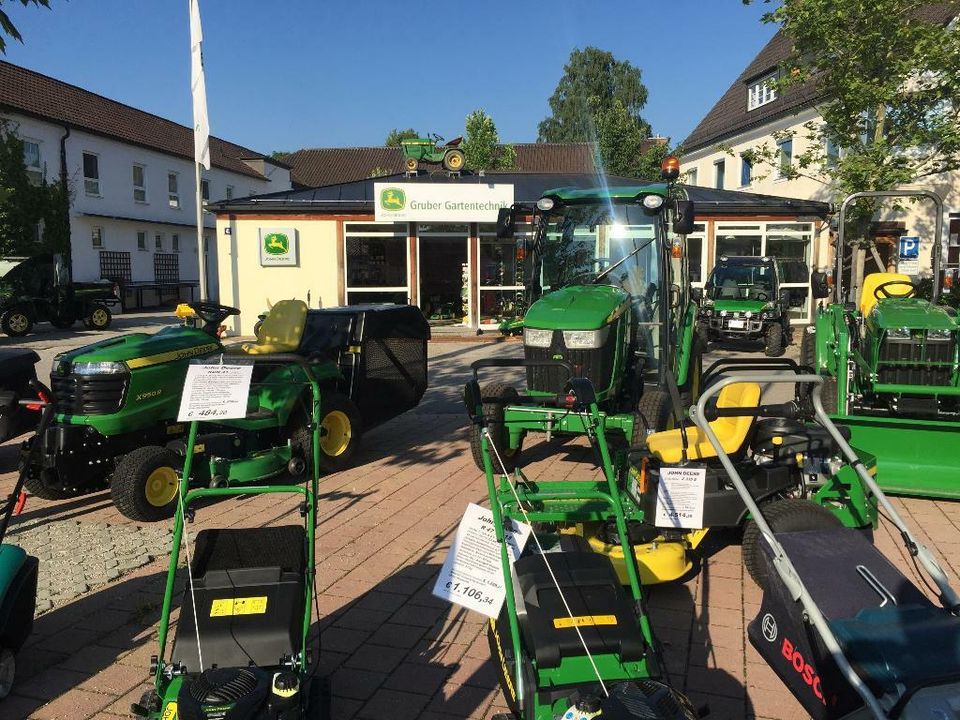 John Deere X590 Rasentraktor Feucht Hochgrasmähwerk 125cm Vorführ in Dorfen