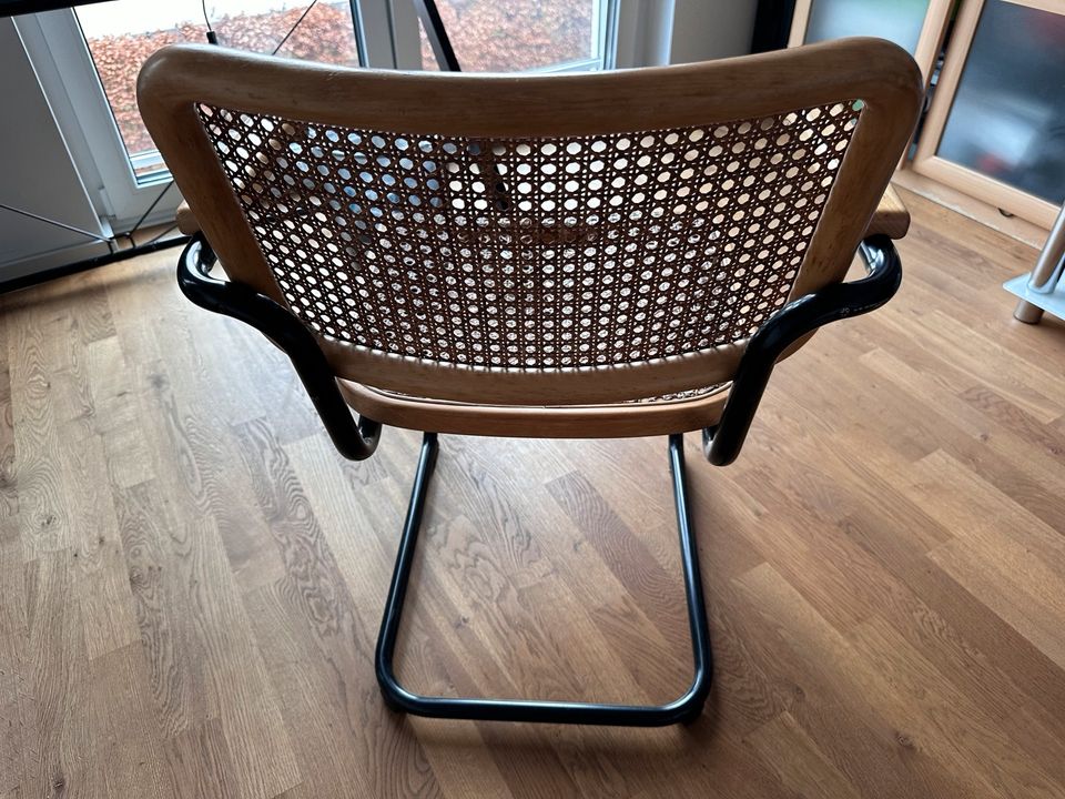 THONET 97 STUHL FREI SCHWINGER SCHWARZ STAHL ROHR  KORB GEFLECHT in Düsseldorf