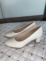 Beige/creme Absatz Schuhe Nordrhein-Westfalen - Bünde Vorschau