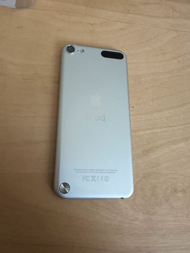 iPod touch 5G 32 GB sehr gut erhalten in Kiel